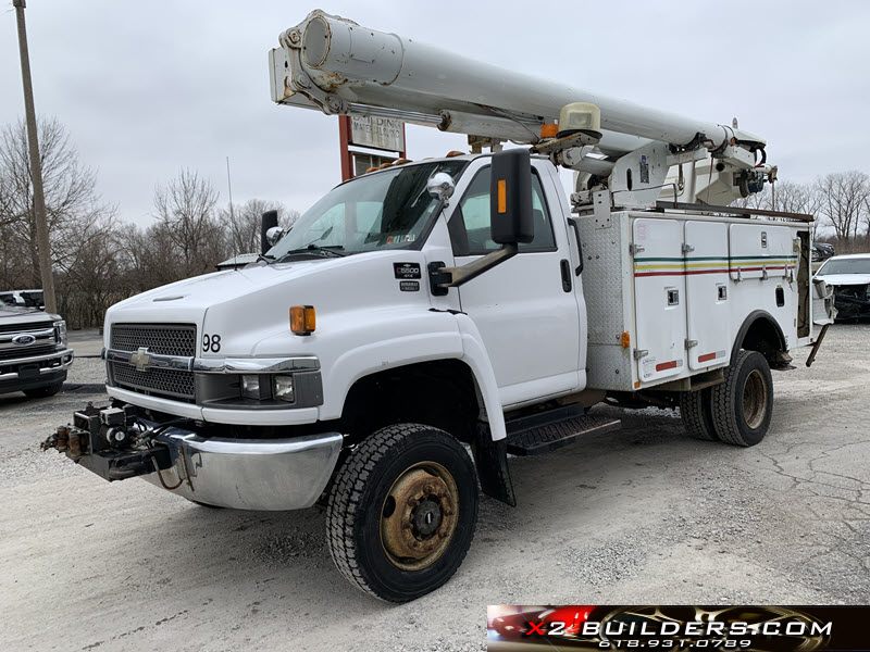 2005 Chevrolet C5500 Bucket/Boom Utility Truck